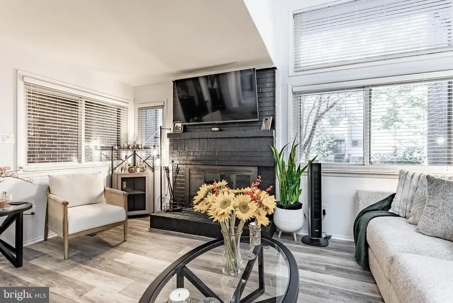 2045 Winged Foot Ct, Reston, VA 20191 - Image #2