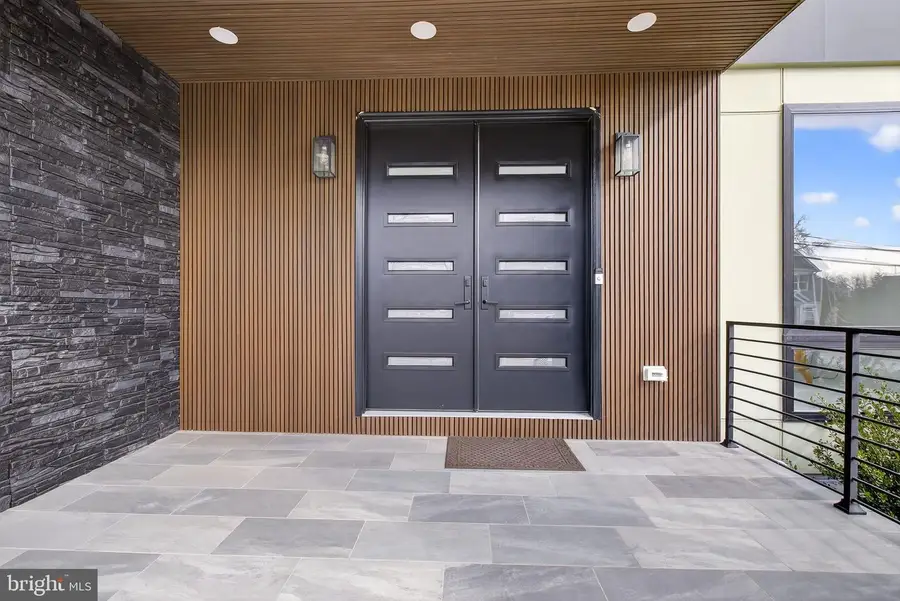 1815 Peabody Dr, Falls Church, VA 22043 - #2