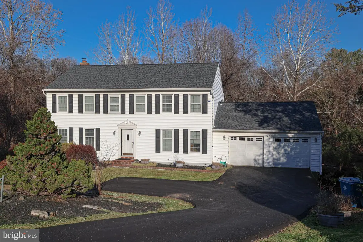 1153 Kettle Pond Ln, Great Falls, VA 22066 - Image #1