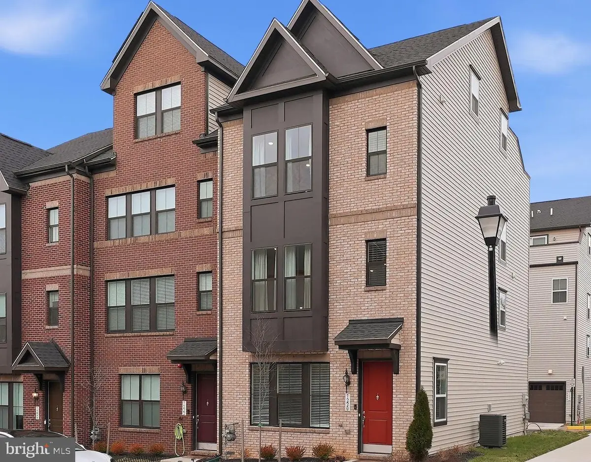 7220 Mountaineer Dr, Alexandria, VA 22306 - #1