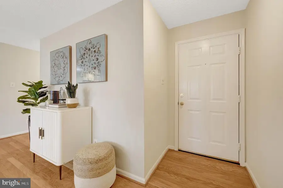 3802 Green Ridge Ct #202, Fairfax, VA 22033 - Image #3