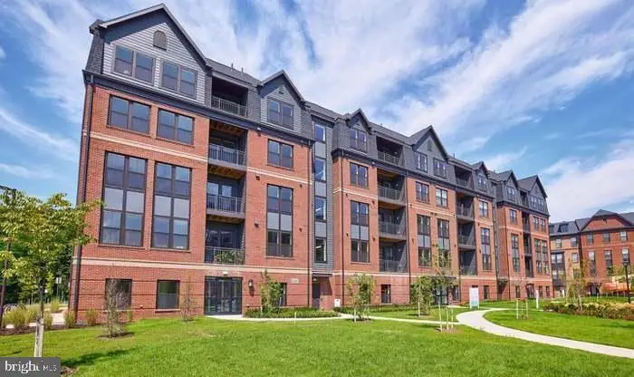 3925 Fair Ridge Dr #304, Fairfax, VA 22033 - Image #1