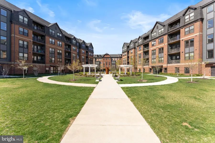 3925 Fair Ridge Dr #304, Fairfax, VA 22033 - #3
