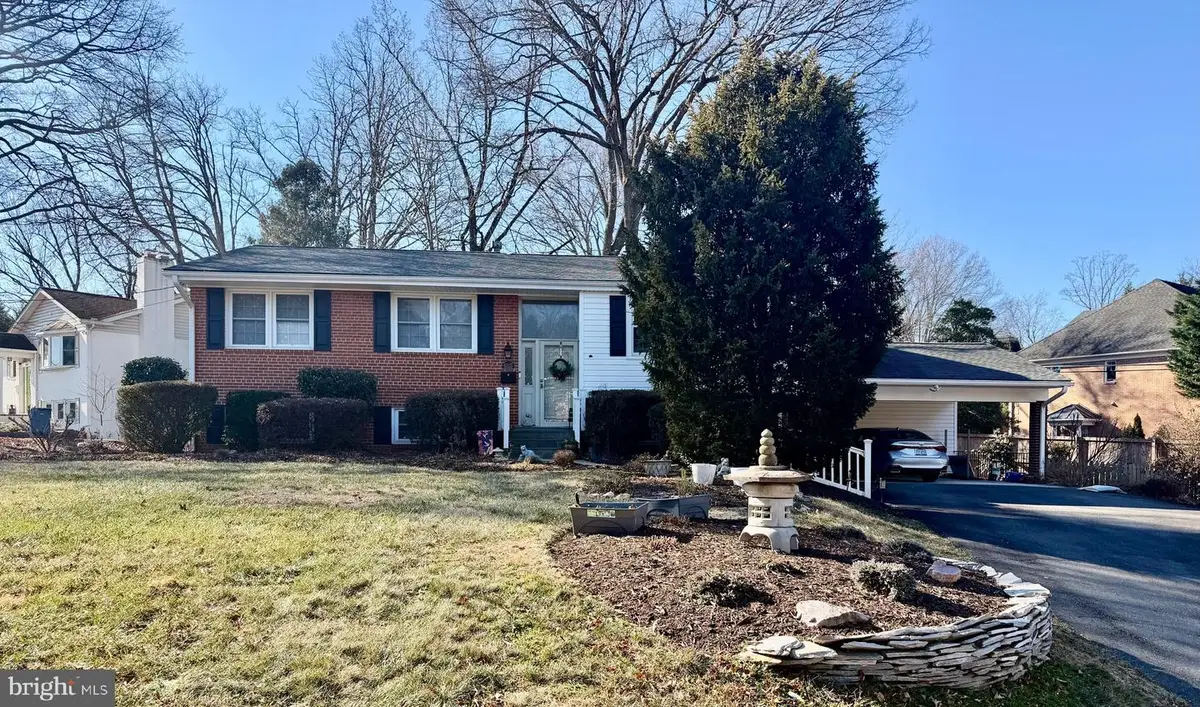 6535 Old Chesterbrook Rd, McLean, VA 22101 - Image #1