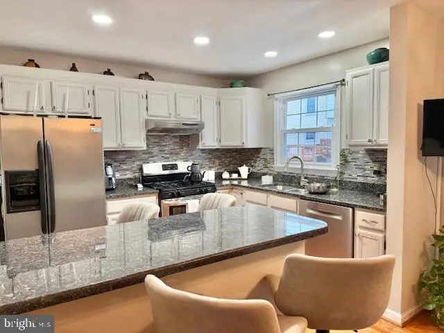 5820 Watermark Cir, Centreville, VA 20120 - Image #2