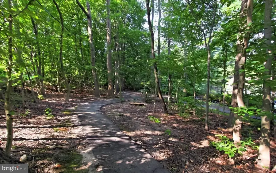 5833 Cove Landing Rd #304, Burke, VA 22015 - Image #3