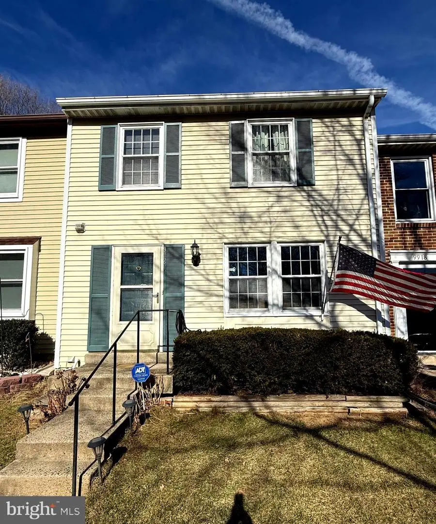 9920 Oakdale Woods Ct, Vienna, VA 22181 - Image #1