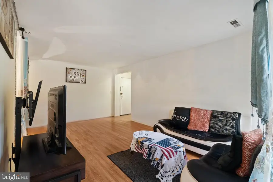 3362 Woodburn Rd #13, Annandale, VA 22003 - Image #3