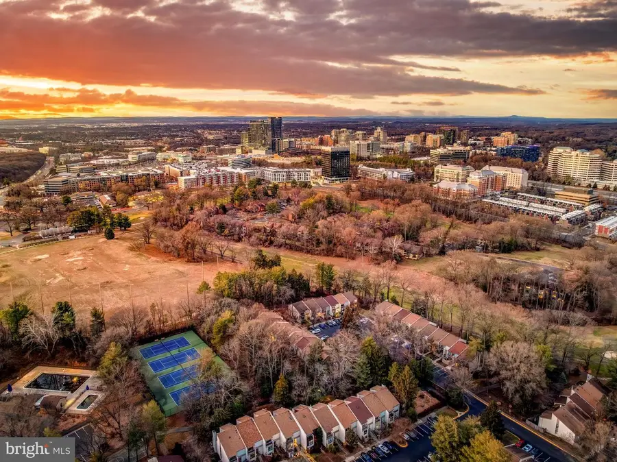 11713 Newbridge Ct, Reston, VA 20191 - Image #3