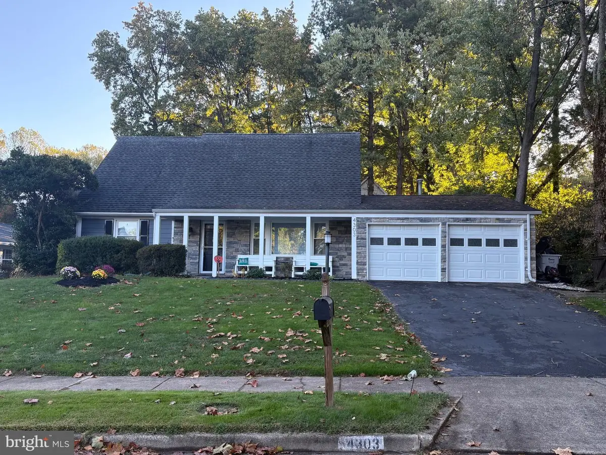 4303 Markwood Ln, Greenbriar, VA 22033 - #1