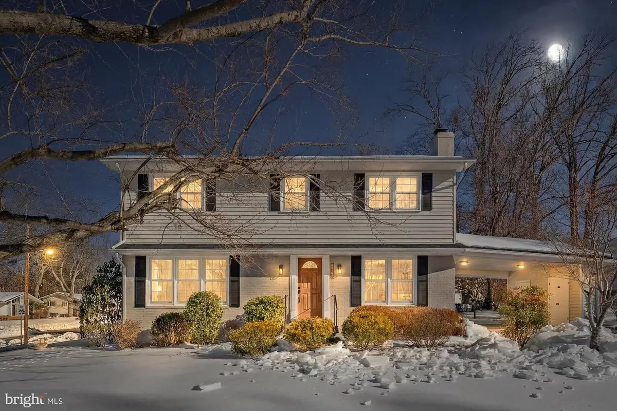 8612 Cottage St Sw, Vienna, VA 22180 - Image #1