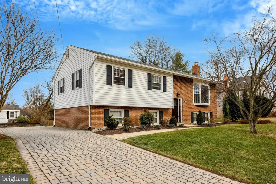 307 Valeview Ct Nw, Vienna, VA 22180 - Image #2