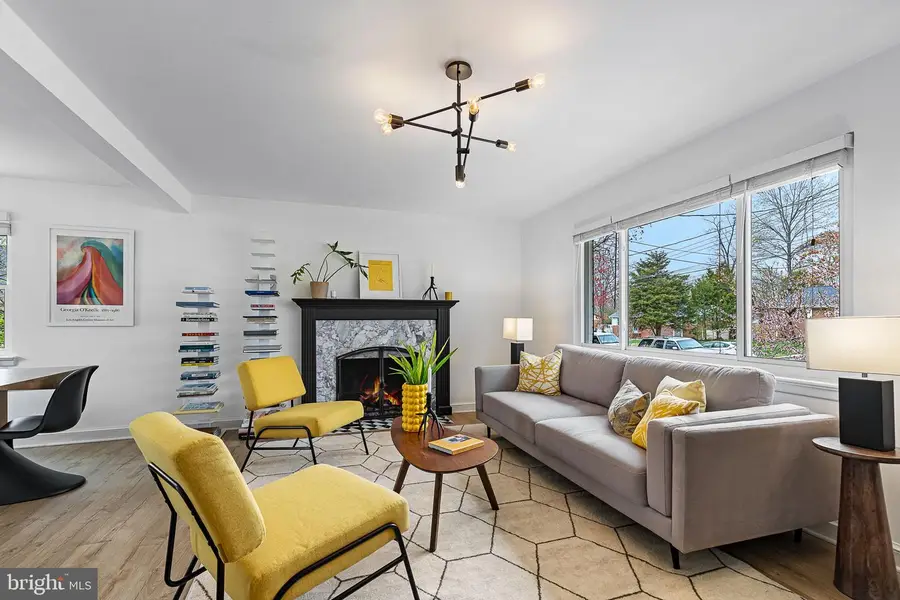 3221 Sherry Ct, Falls Church, VA 22042 - Image #2