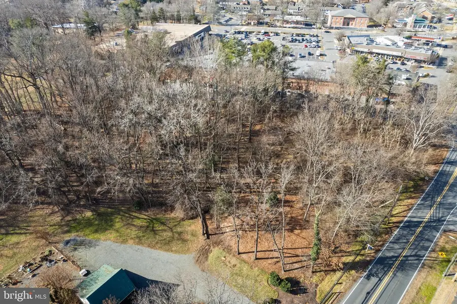 9821 Georgetown Pike, Great Falls, VA 22066 - Image #2