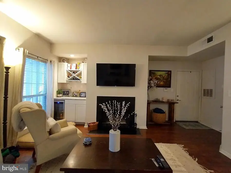 3904 Penderview Dr #706, Fairfax, VA 22033 - Image #2