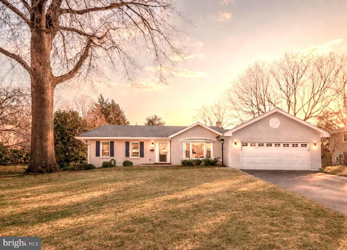 8513 Braeburn Dr, Annandale, VA 22003 - #1