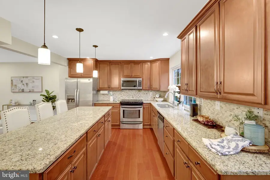 1827 Post Oak Trl, Reston, VA 20191 - Image #2