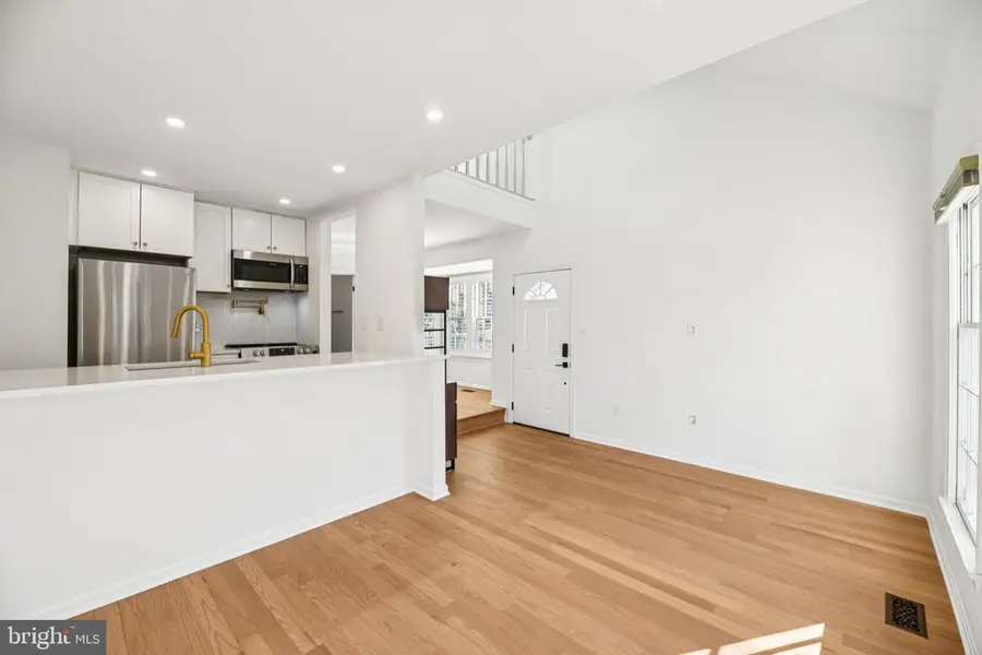 6347 Chimney Wood Ct, Alexandria, VA 22306 - Image #2