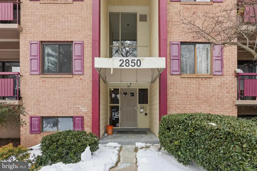 2850 Dover Ln #201, Falls Church, VA 22042 - Image #2