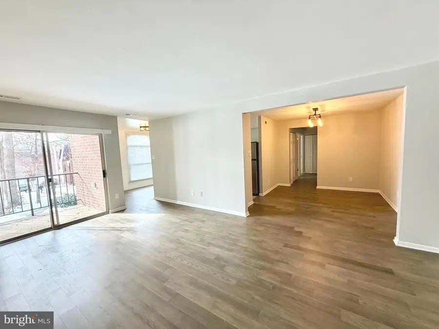 3322 Woodburn Village Dr #13, Annandale, VA 22003 - #2