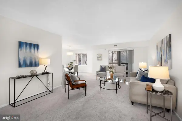 8380 Greensboro Dr #221, MCLEAN, VA 22102