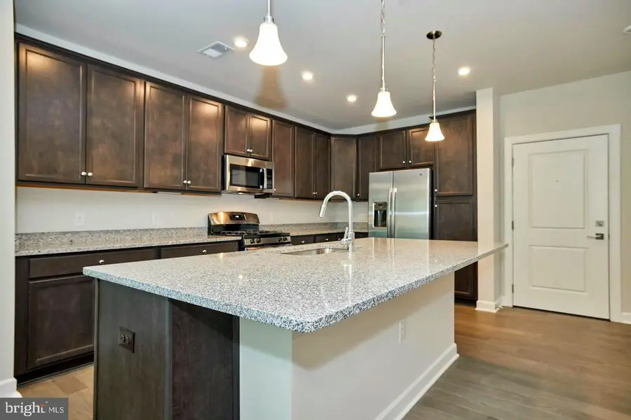 3925 Fair Ridge Dr #503, Fairfax, VA 22033 - Image #3