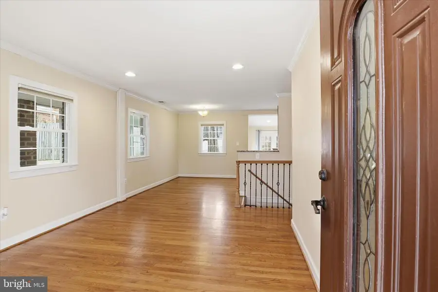 7416 Sportsman Dr, Falls Church, VA 22043 - Image #3