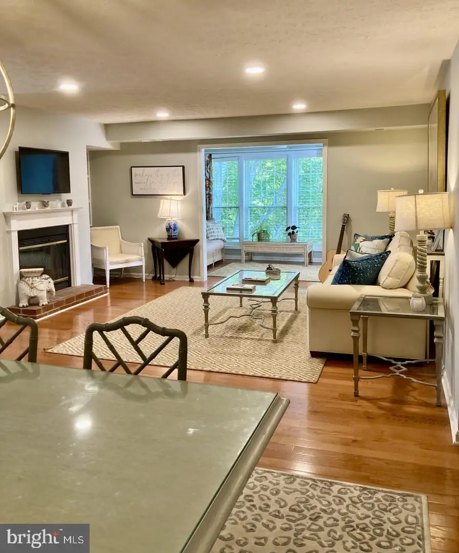 10087 Oakton Terrace Rd, Oakton, VA 22124 - Image #3