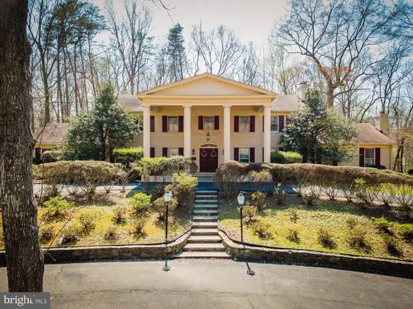 10525 Summerwind Ln, FAIRFAX STATION, VA 22039