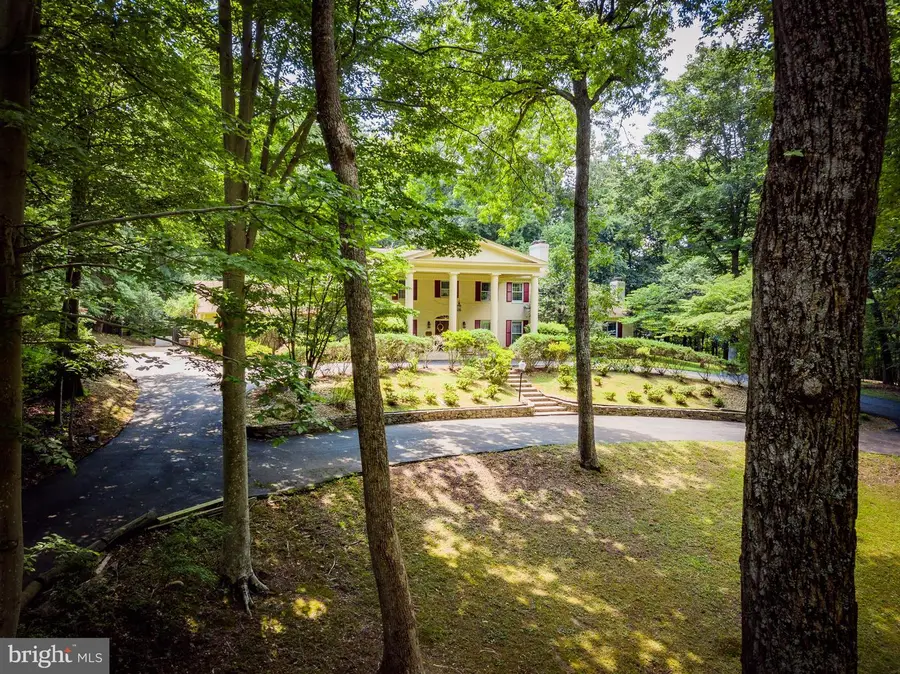 10525 Summerwind Ln, Fairfax Station, VA 22039 - #2