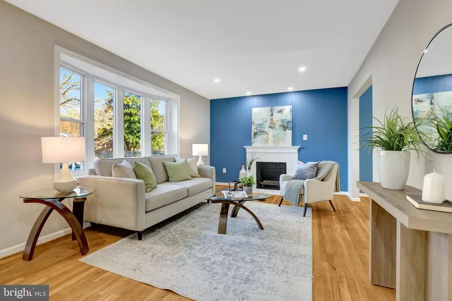 5122 Pommeroy Dr, Fairfax, VA 22032 - Image #3