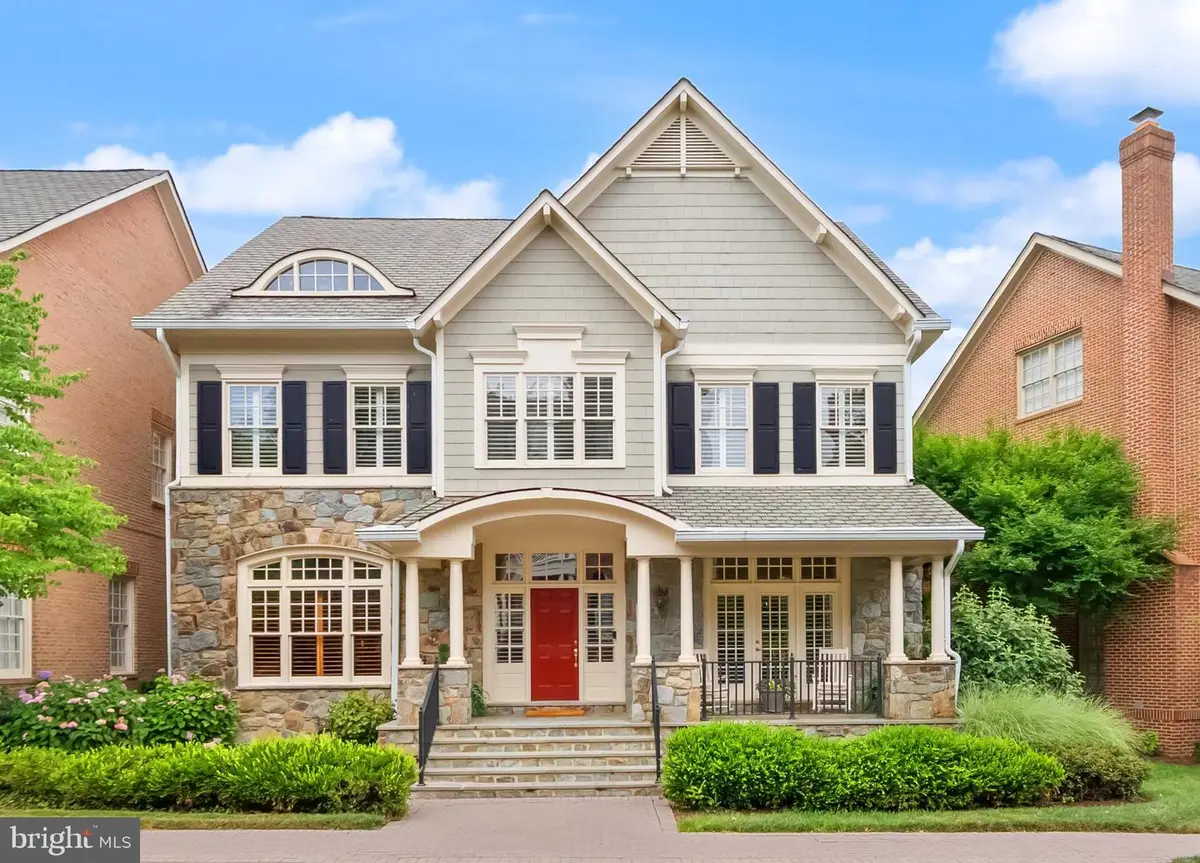 7212 Farm Meadow Ct, McLean, VA 22101 - #1