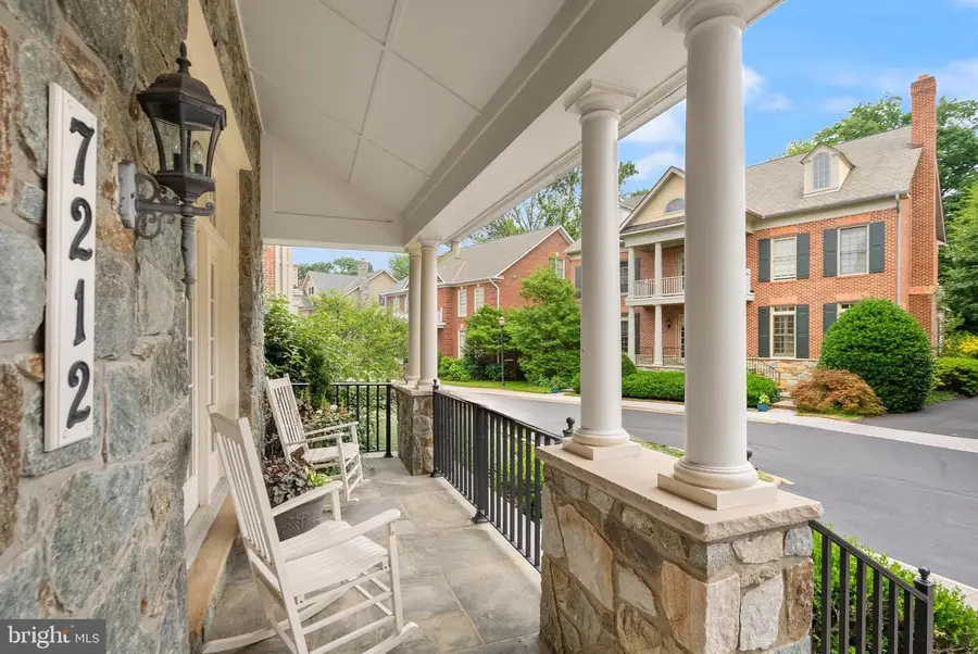 7212 Farm Meadow Ct, McLean, VA 22101 - #3