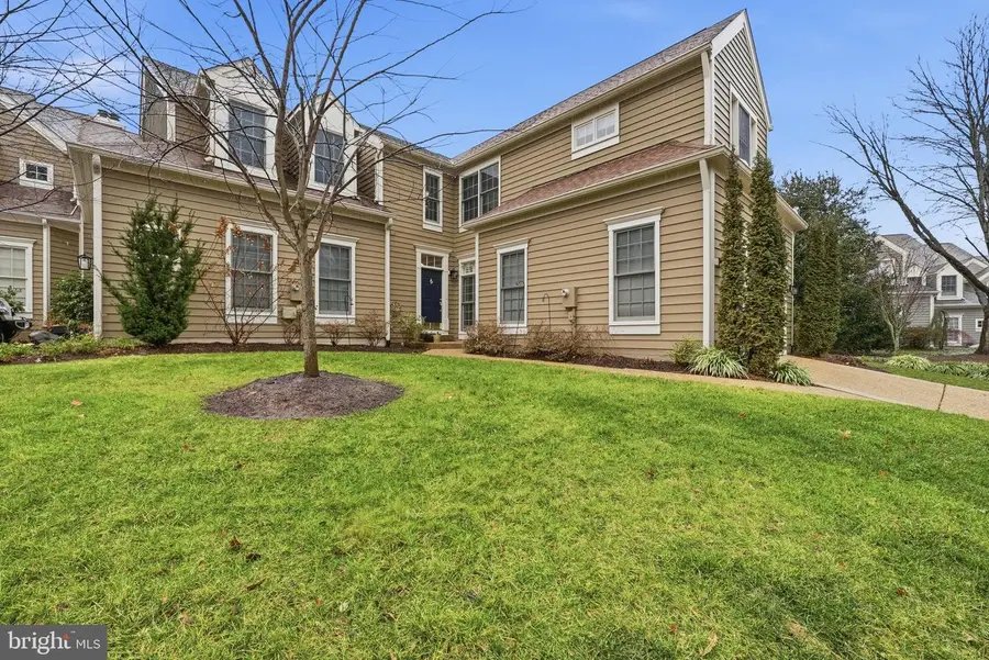 11411 Hollow Timber Ct, Reston, VA 20194 - Image #2