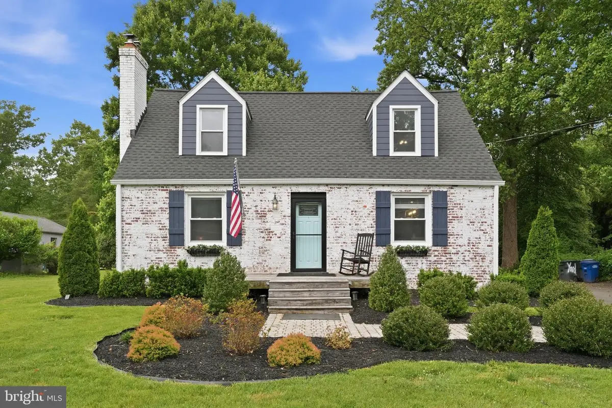 3322 Holloman Rd, Falls Church, VA 22042 - #1