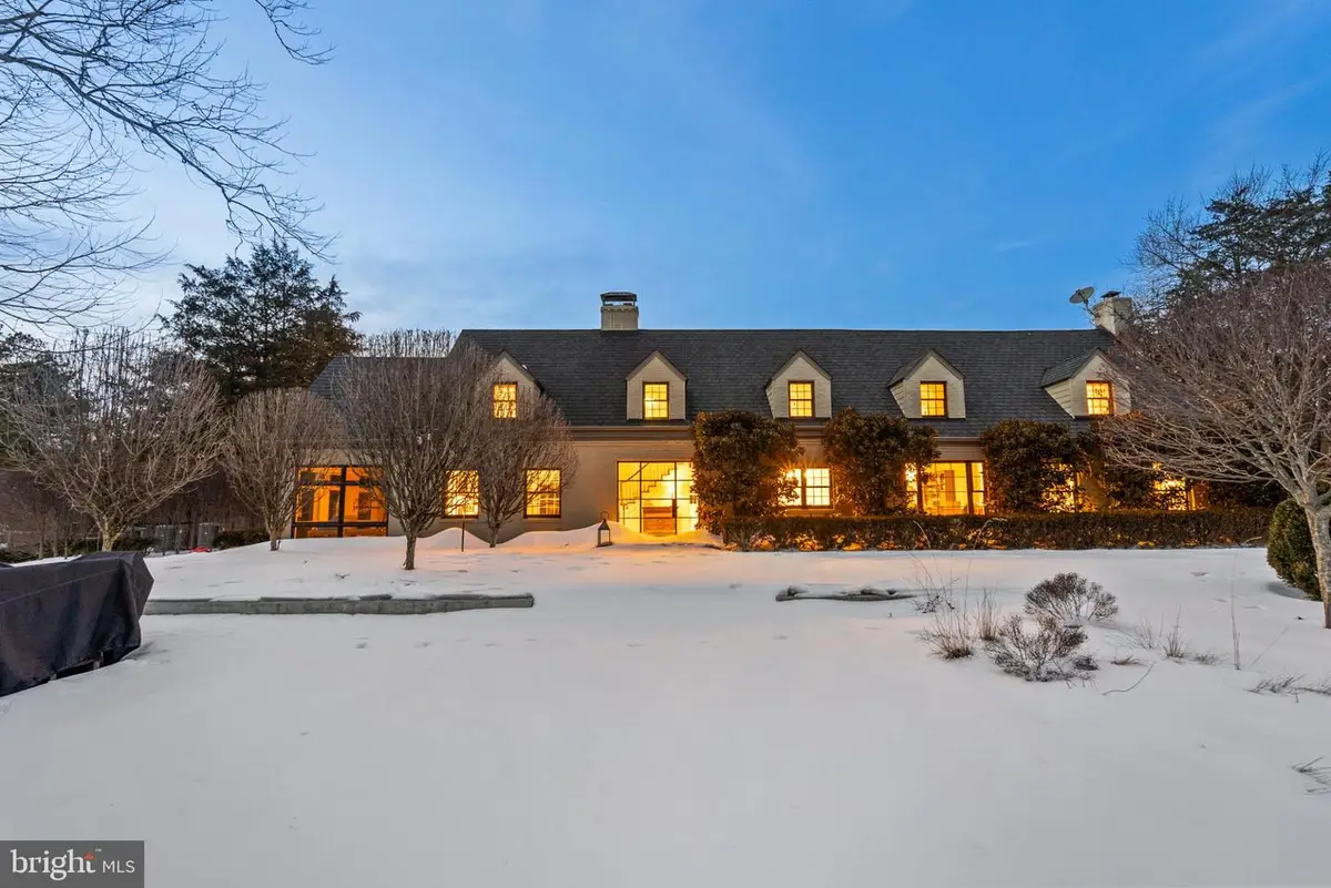 3022 Fox Mill Rd, Oakton, VA 22124 - Image #1