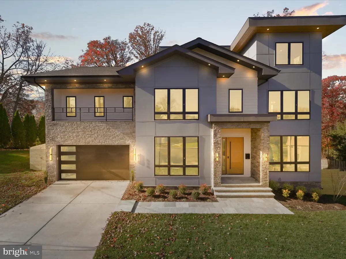 616 Gibson Cir Sw, Vienna, VA 22180 - Image #1