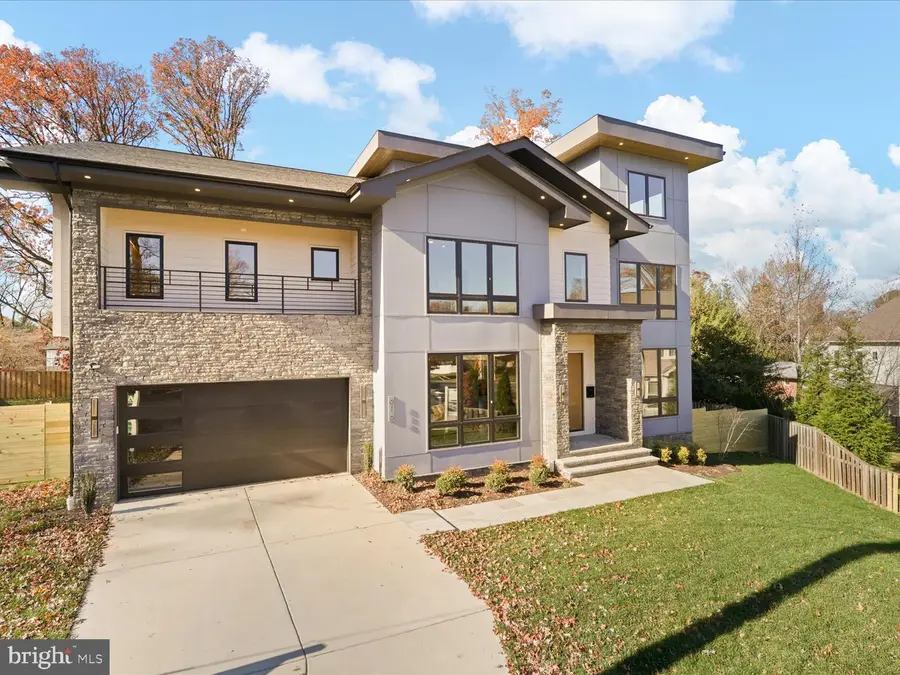 616 Gibson Cir Sw, Vienna, VA 22180 - Image #3