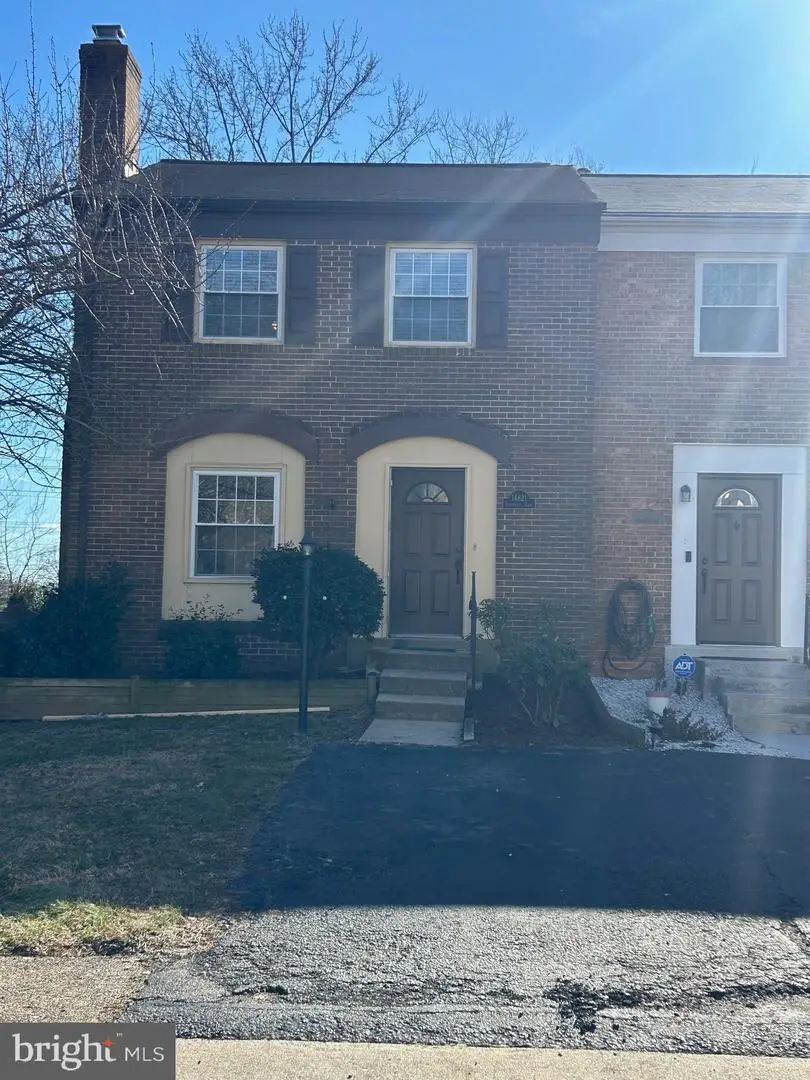 14821 Haymarket Ln, Centreville, VA 20120 - Image #1