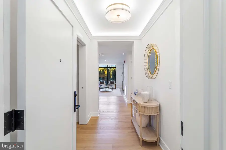 6718 Lowell Ave #805, McLean, VA 22101 - Image #3