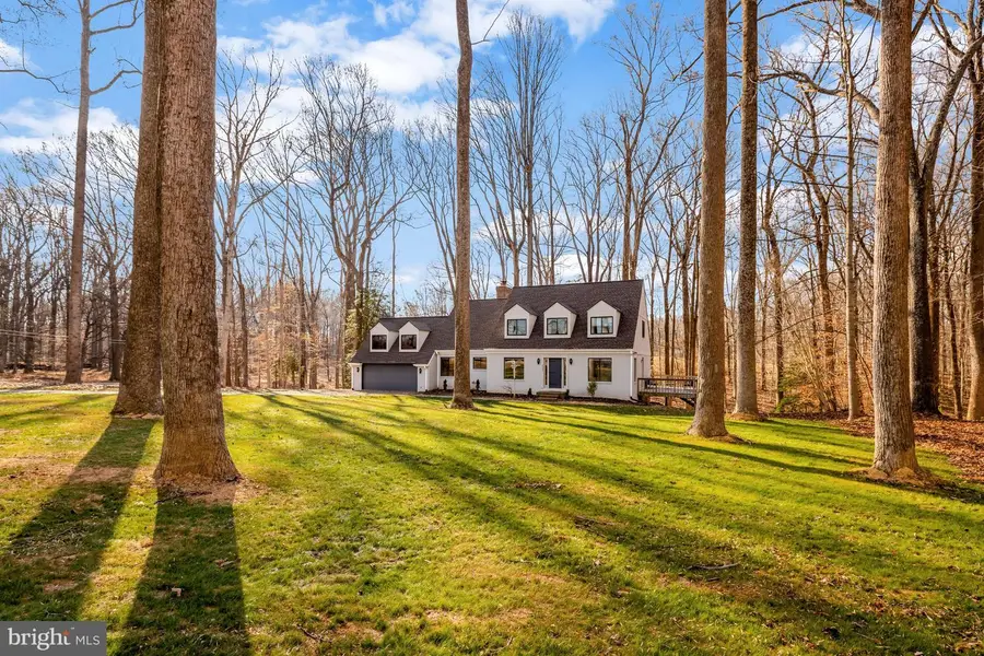 9982 Blackberry Ln, Great Falls, VA 22066 - #2