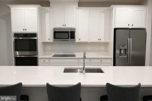 13695 Innovation Station Loop #77b, HERNDON, VA 20171