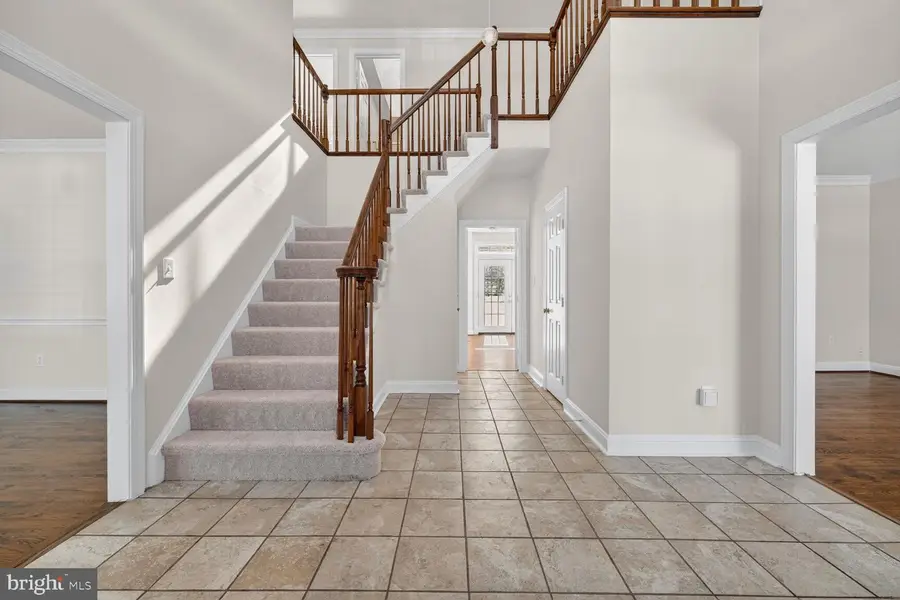 11192 Longwood Grove Dr, Reston, VA 20194 - #3