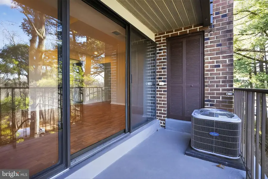 4400 Island Pl #302, Annandale, VA 22003 - #2