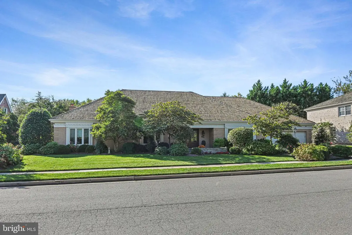 6304 Dunaway Ct, McLean, VA 22101 - #1