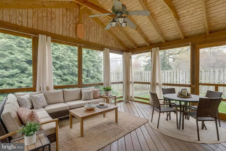 9307 Shari Dr, Fairfax, VA 22032 - #3