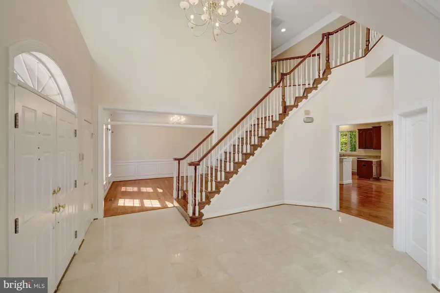 9906 Hessick Ct, Great Falls, VA 22066 - #3