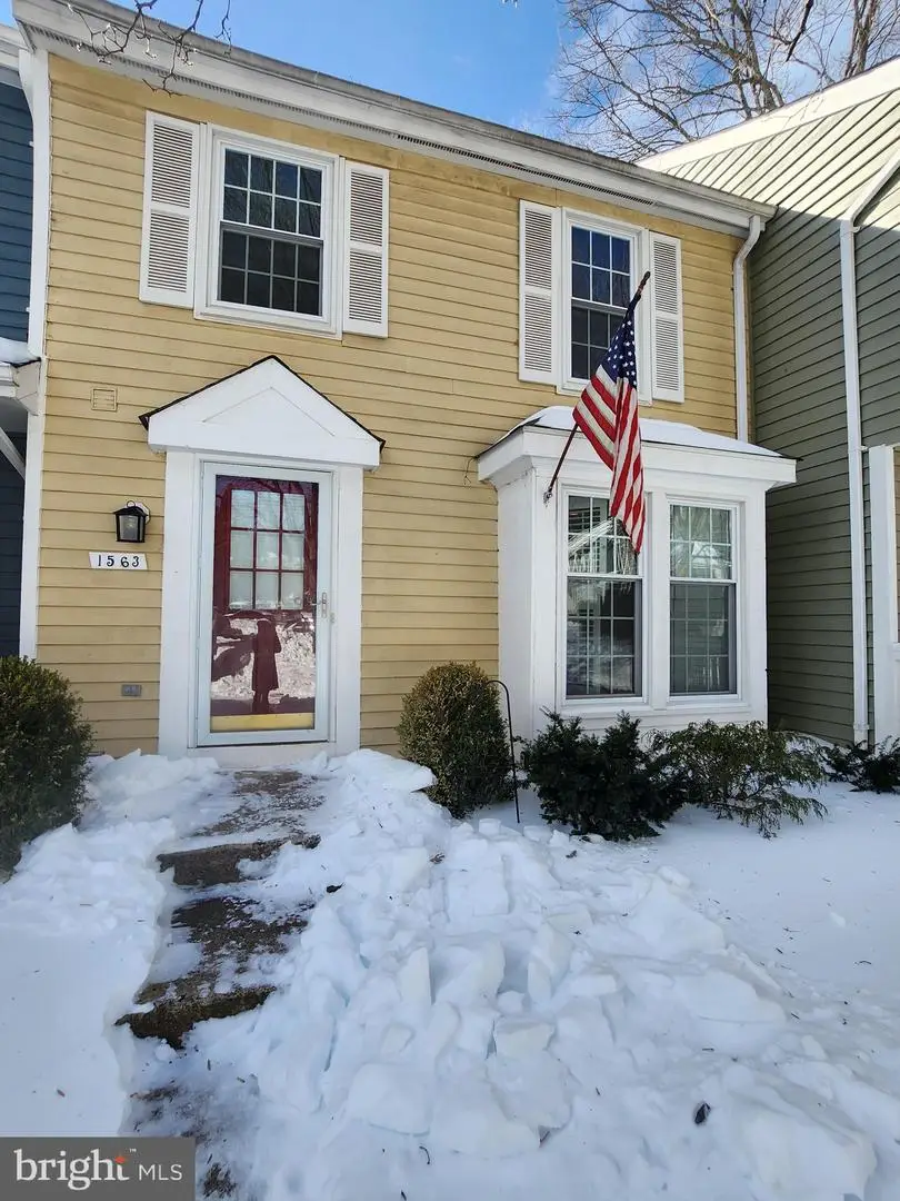 1563 Twisted Oak Dr, Reston, VA 20194 - Image #2