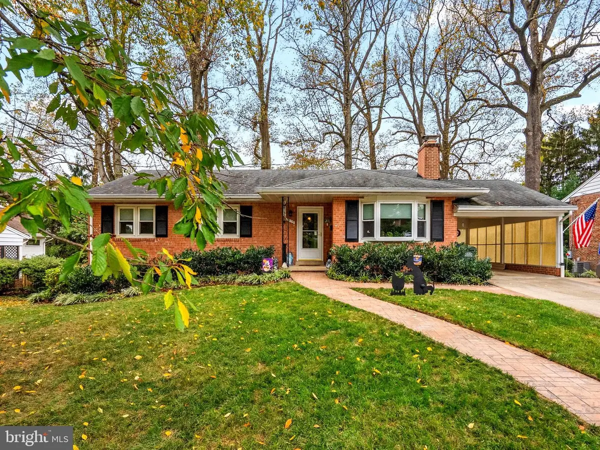 7515 Fairwood Ln, Falls Church, VA 22046 - Image #1