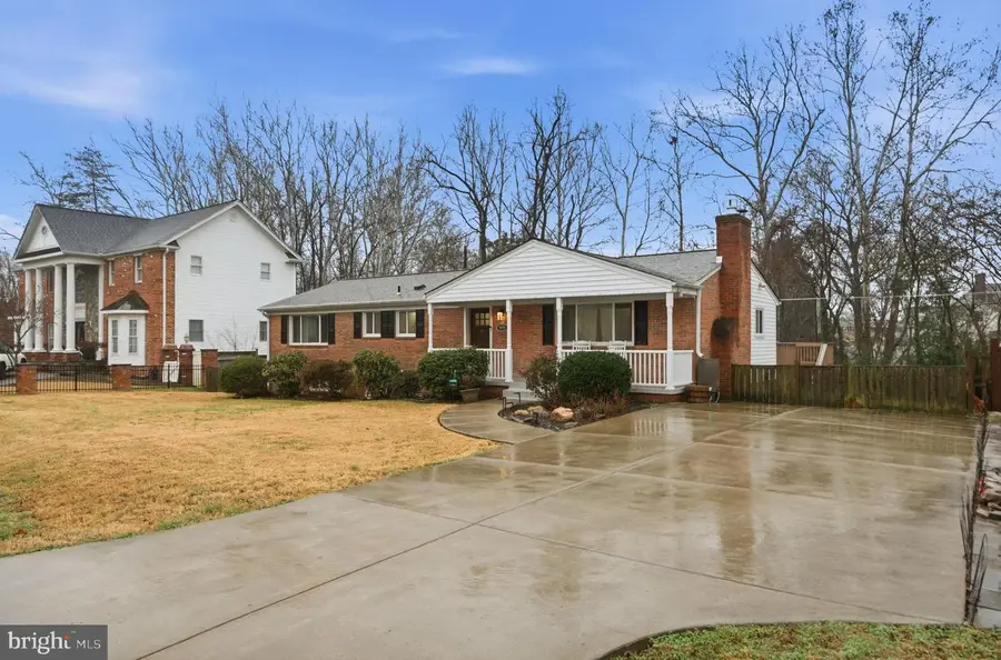 5955 Edgewood Ln, Alexandria, VA 22310 - #3